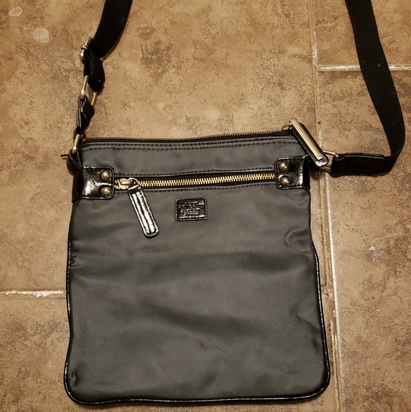 Victoria secret crossbody - Picture 1 of 2